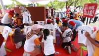 Komisi Pemberantasan Korupsi (KPK) menggelar kegiatan jalan sehat untuk terus menggelorakan semangat pemberantasan korupsi.