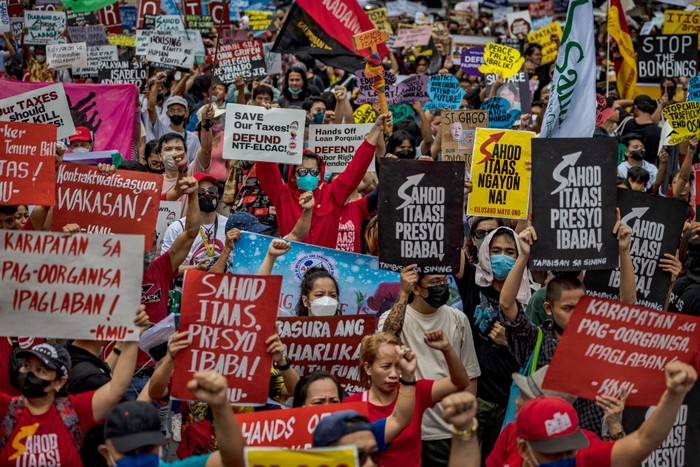 Hari Hak Asasi Manusia diperingati setiap tanggal 10 Desember. Ratusan aktivis melakukan protes di lapangan umum Manila, Filipina.
