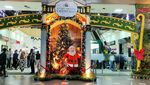 Pernak-pernik Natal Mulai Hiasan Pusat Perbelanjaan