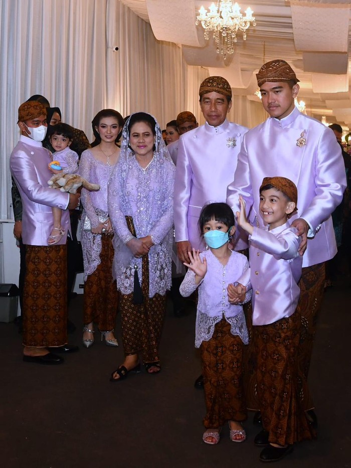 Potret Jan Ethes di Pernikahan Kaesang dan Erina Potret Jan Ethes di Pernikahan Kaesang dan Erina