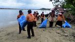 Keren! Anggota Pramuka Bersih-bersih Pantai