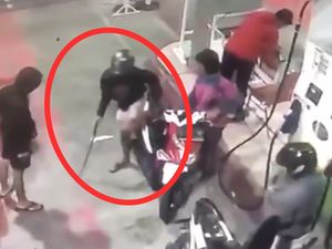 Kesaksian Pegawai SPBU Soal Pria Bawa Pedang saat Isi BBM di Kota Madiun