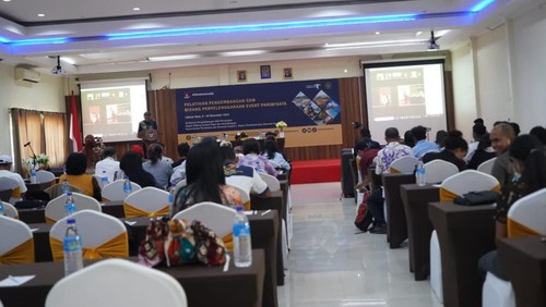 Sebanyak 70 orang pekerja sektor pariwisata dan ekonomi kreatif (parekraf) di Labuan Bajo, Manggarai Barat, NTT, belajar tentang manajemen event pada 9-10 Desember 2022.