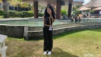 Indonesia Esports Summit 2022 akan segera berakhir. Namun keseruannya semakin meriah, ditambah kehadiran Tiktoker cantik Indonesia, Sheren dan Paphricia.