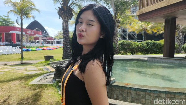 Sheren & Paphricia, Tiktoker Jelita Sambangi Indonesia Esports Summit