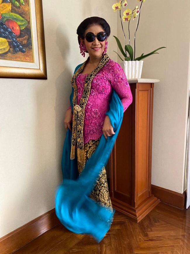 Anne Avantie secara khusus merancang kebaya Susi untuk pernikahan Kaesang. “Cuma dua hari bikinnya,” kata desainer yang akrab disapa Bunda Anne itu kepada Wolipop. Foto: Foto: Daniel Ngantung/detikcom