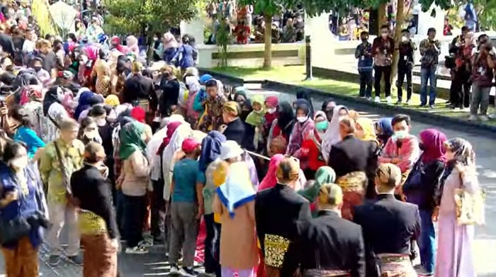 Tradisi begalan di ngunduh mantu Kaesang-Erina