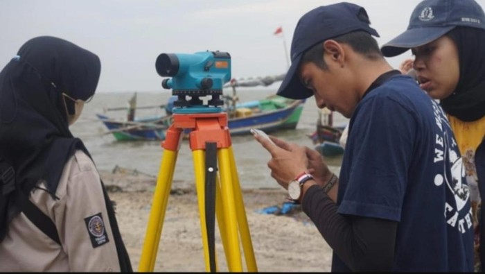 Unpad melakukan riset yang mengungkapadanya tumpahan minyak di perairan Pantai Lontar, Banten.