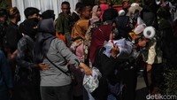 Mereka yang telah dapat langsung kembali ke tempatnya semula.