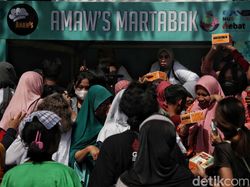 Warga Solo Serbu Makanan Gratis di Tasyakuran Pernikahan Kaesang-Erina