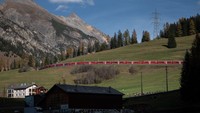 Kereta terpanjang tersebut dibuat sebagai perayaan ulang tahun perkeretaapian Swiss yang ke-175. Sebagai bagian dari perayaannya, Swiss meluncurkan kereta yang disebut-sebut sebagai kereta penumpang terpanjang di dunia.