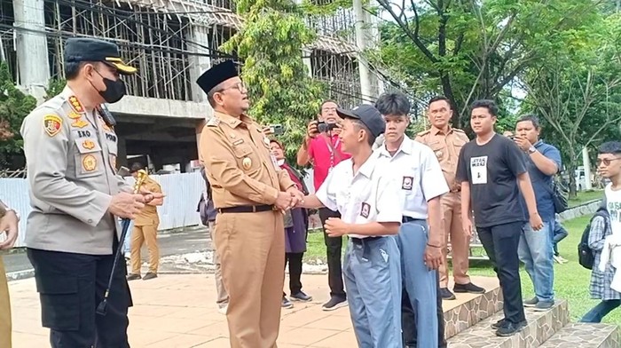 50 Pelajar di Kota Jambi terlibat tawuran dan kenakalan remaja akan mengikuti pembinaan di SPN Polri . (Foto: Ferdi Almunanda/detikSumut)