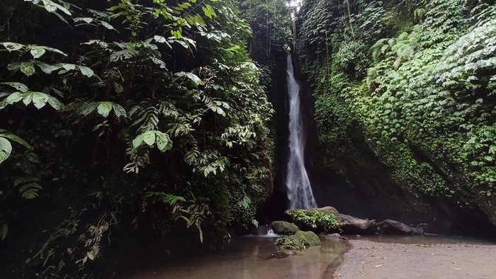 Air Terjun Leke-leke menjadi primadona para wisatawan mancanegara di Desa Mekarsari, Kecamatan Baturiti, Tabanan, Bali. Air Terjun Leke-leke menjadi primadona para wisatawan mancanegara di Desa Mekarsari, Kecamatan Baturiti, Tabanan, Bali.