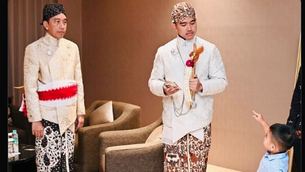 Al Nahyan bersama Kaesang dan Presiden Jokowi.