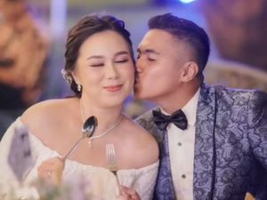 10 Foto Pernikahan Aprilio Manganang, Anggta TNI AD Gagah dengan Blazer Ungu