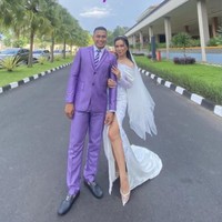 Sebelumnya Aprilio Manganang dan Claudya menggelar acara tunangan pada Januari 2022. Wolipop mewawancarai Claudya usai mengadakan acara tunangan. Ia mengungkapkan acara digelar secara sederhana di rumahnya di Manado, Sulawesi Utara.  Foto: Dok. Instagram @c.cvanrhyn.