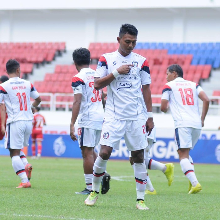 Arema FC Menang Beruntun Tumbangkan Dewa United dan Persis Solo