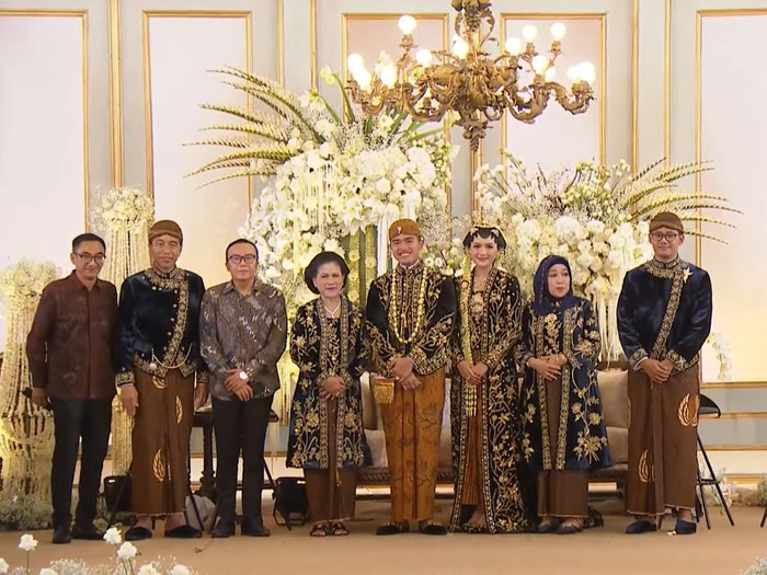 Ari Lasso hadiri tasyakuran pernikahan Kaesang dan Erina di Puro Mangkunegaran, Solo, Minggu (11/12/2022).