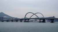 Jembatan ini menghubungkan kawasan Industri Tseung Kwan O dan kawasan Taman LOHAS dengan terowongan timah Tseung Kwan O-Lam.