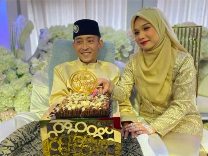 Foto pernikahan Hashmi dan Marha viral di media sosial. Foto pernikahan Hashmi dan Marha viral di media sosial.