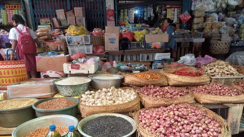 Harga sembako dan bumbu dapur di Singaraja naik jelang nataru.