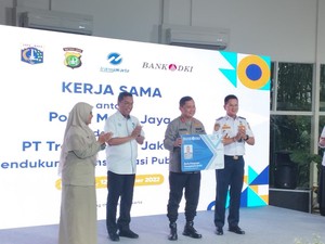 Dapat 10 Ribu Kartu Akses Gratis, Polda Metro Harap Polisi Gunakan TransJ