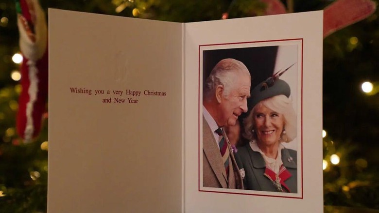 Kartu Natal bergambar Raja Charles III dan Permaisuri Camilla.