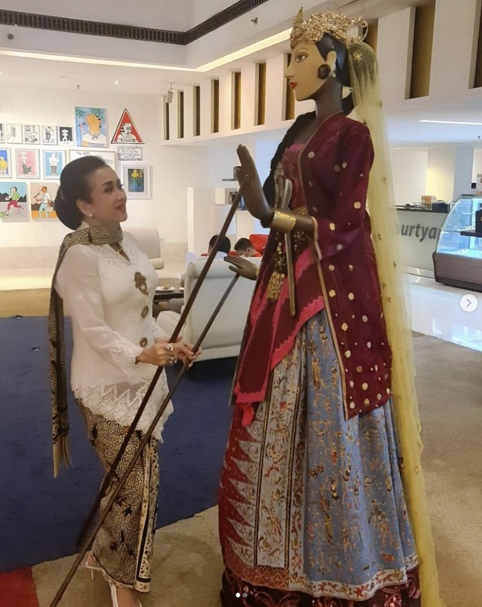 Karya Seni Sri Astari Rasjid Karya Seni Sri Astari Rasjid
