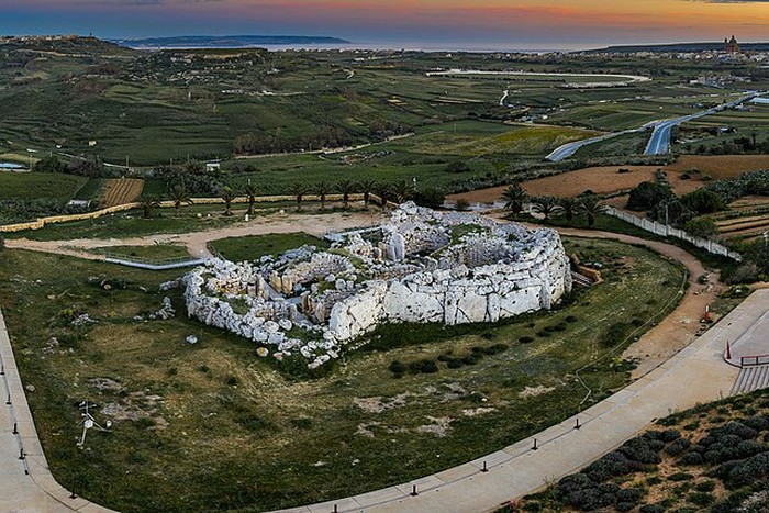 Kuil Ġgantija, Malta Kuil Ġgantija, Malta