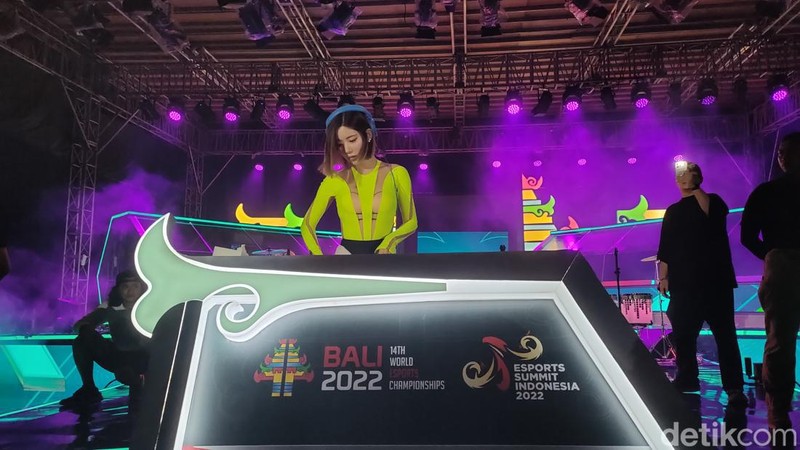 Indonesia Espots Summit 2022 dan IESF 14th World Esports Championships 2022 telah usai. Penutupannya dimeriahkan oleh DJ Soda.