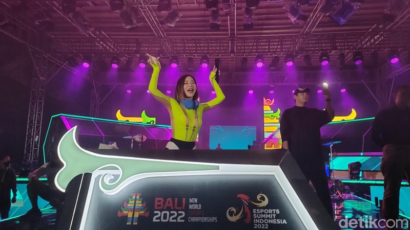 Indonesia Espots Summit 2022 dan IESF 14th World Esports Championships 2022 telah usai. Penutupannya dimeriahkan oleh DJ Soda.