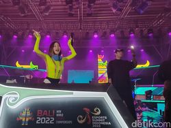 Pecah! DJ Soda Panaskan Penutupan Indonesia Esports Summit 2022