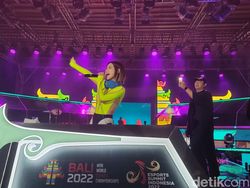 Pecah! DJ Soda Panaskan Penutupan Indonesia Esports Summit 2022