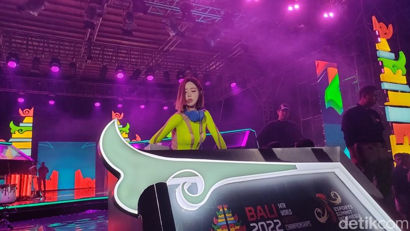 Indonesia Espots Summit 2022 dan IESF 14th World Esports Championships 2022 telah usai. Penutupannya dimeriahkan oleh DJ Soda.