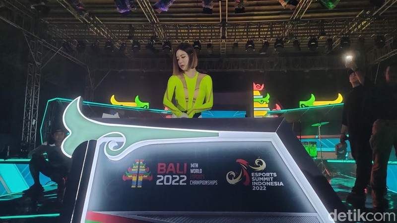 Indonesia Espots Summit 2022 dan IESF 14th World Esports Championships 2022 telah usai. Penutupannya dimeriahkan oleh DJ Soda.