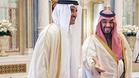KTT China-Arab juga dihadiri oleh Emir Qatar Sheikh Tamim bin Hamad al-Thani.