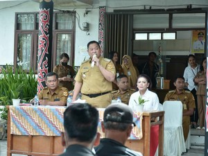 Pemkab Dairi Salurkan BLT Dampak Inflasi BBM ke 708 Warga Sidikalang