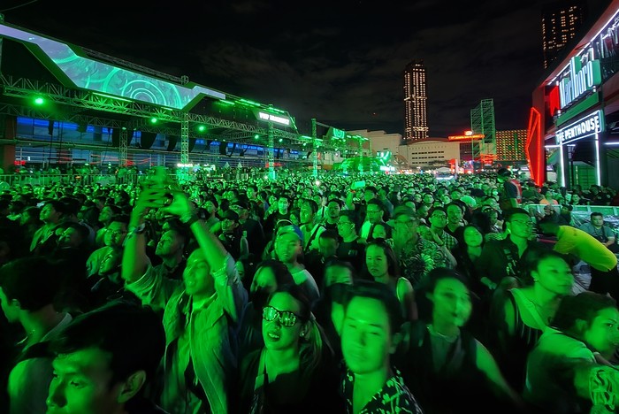 Penonton Djakarta Warehouse Project (DWP) 2022 Penonton Djakarta Warehouse Project (DWP) 2022Ari Saputra