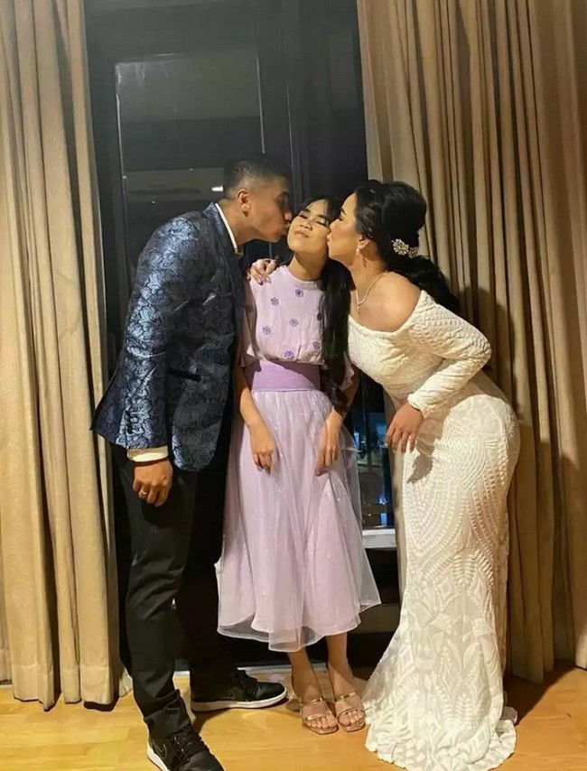 Claudya mengungkapkan jika sehari-hari ia bekerja di Bandara Samratulangi, Sulawesi Utara. Wanita yang akrab disapa Clau atau Awu ini memilih untuk mengunci akun Instagramnya @c.cvanrhyn. Foto: Dok. Instagram @c.cvanrhyn.