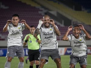 Kaleidoskop Jabar 2022: Awan Kelabu Sempat Hinggapi Pangeran Biru