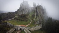 Belogradchik Rocks dinominasikan sebagai New 7 Wonders of Nature Dunia pada 2007.