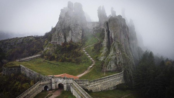 Belogradchik Rocks dinominasikan sebagai New 7 Wonders of Nature Dunia pada 2007.