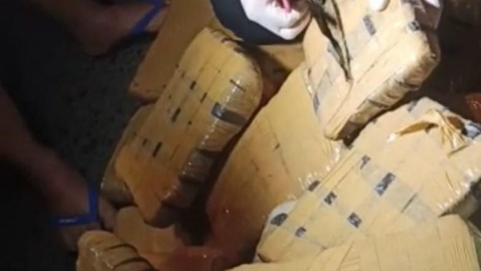 Polisi menangkap kurir bawa 1 ton ganja di Medan