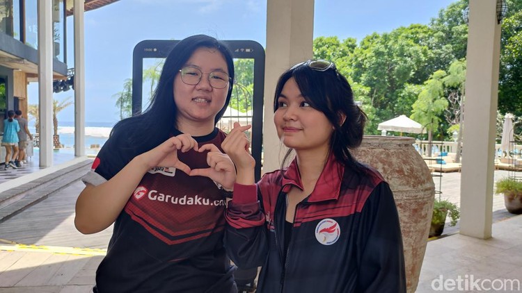 Potret Atlet Esports Wanita CS:GO Kebanggaan Indonesia, Indonesia Esports Summit 2022 resmi usai. Indonesia mampu meraih juara tiga dan sabet meadli perunggu dari cabang SC:GO Female IESF Bali 2022.