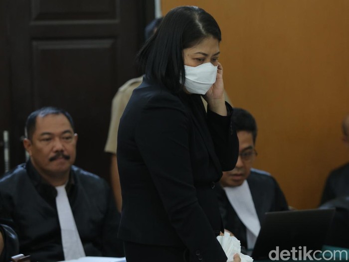 Putri Candrawathi menjalani sidang lanjutan kasus pembunuhan Brigadir Yosua Hutabarat di Pengadilan Negeri Jakarta Selatan, Senin (12/12/2022).