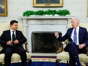 Mesranya Biden dan Zelensky via Telepon Bahas Dukungan AS ke Ukraina