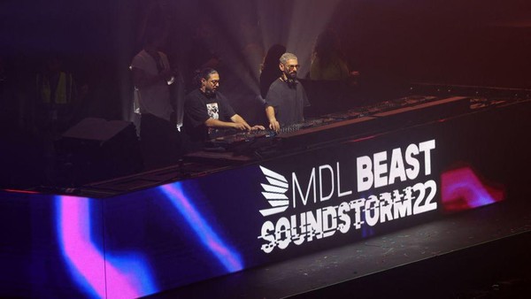 Festival musik MDLBEAST Soundstorm yang dimulai pada 2019 kembali digelar. Salah satu pesta musik terbesar di dunia ini untuk keempat kalinya menghentak negara tempat kelahiran Islam.  Festival musik MDLBEAST Soundstorm yang dimulai pada 2019 kembali digelar. Salah satu pesta musik terbesar di dunia ini untuk keempat kalinya menghentak negara tempat kelahiran Islam. Â
