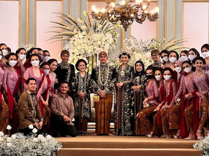 Sejumlah Puteri Indonesia 2022 hadir dalam tasyakuran pernikahan Kaesang Pangarep dan Erina Sofia Gudono di Puro Mangkunegaran, Minggu (11/12/2022). Mereka menjadi bridesmaid Erina. Tangkapan layar akun Instagram @ginasinaga.
