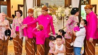 Dot yang selalu dipegang Panembahan Al Nahyan tidak selalu berisi susu. Foto: Tim Media Kaesang-Erina