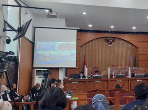 Hakim Cecar Istri Sambo soal Kepala Rumah Tangga di Antara Ajudan